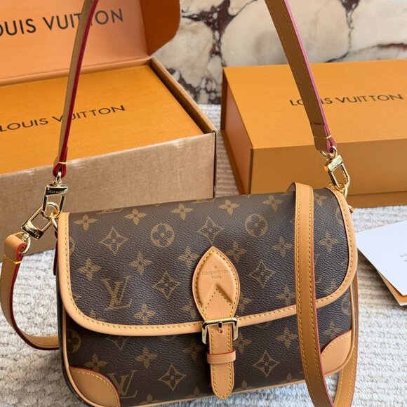 LOUIS VUITTON Monogram Diane Satchel Shoulder Bag Purse Crossbody - Picture 7 of 9